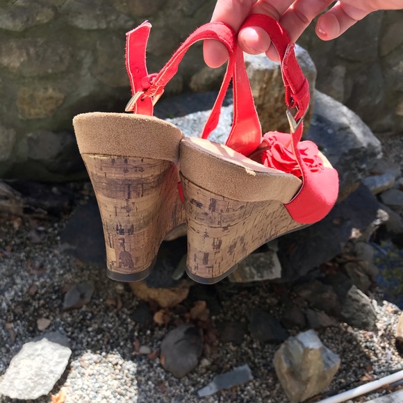 👠 WEDGES 👠 - Picture 2 of 7